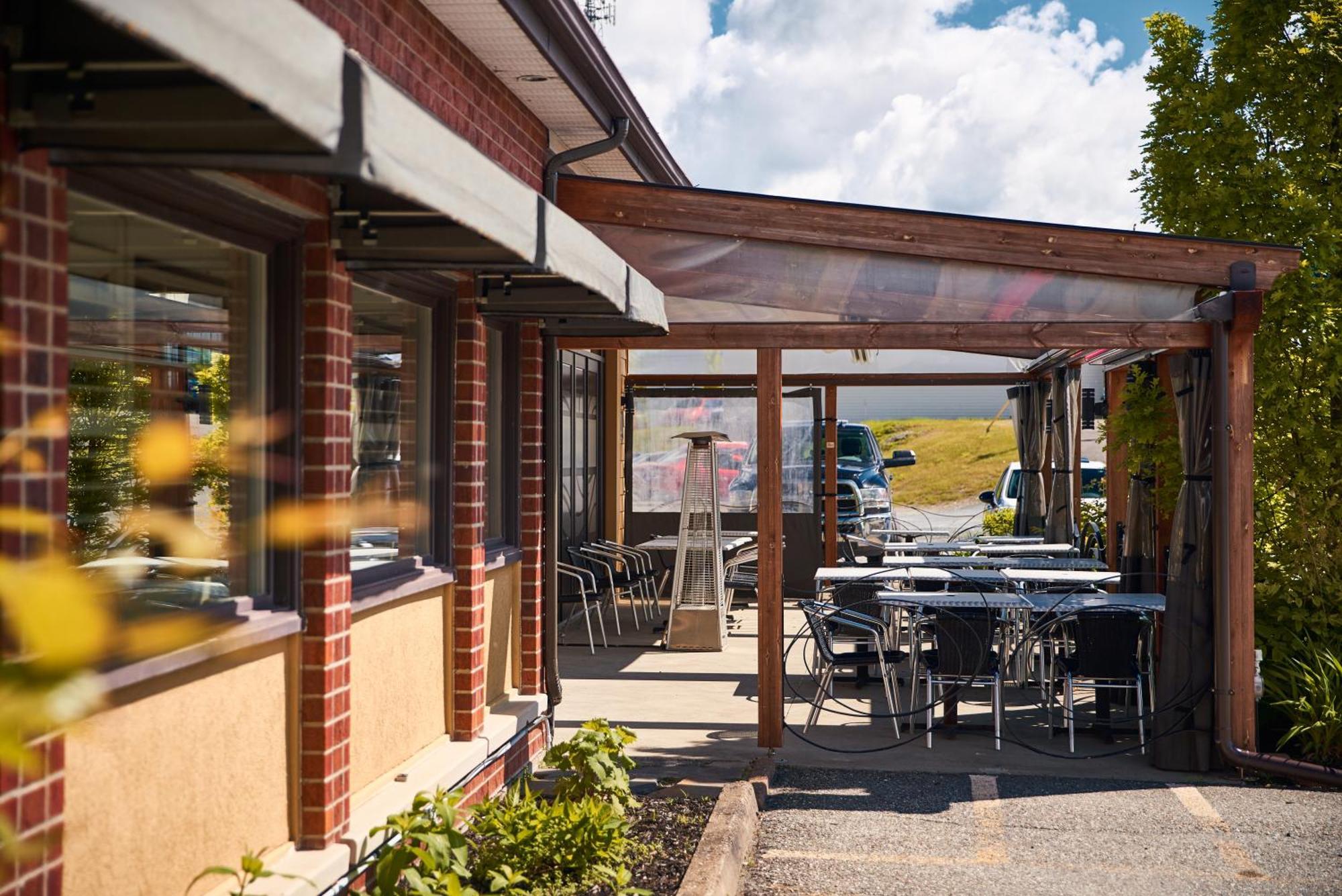 Hotel-Resto-Bar Le Journel Saint-Joseph-de-Beauce Экстерьер фото