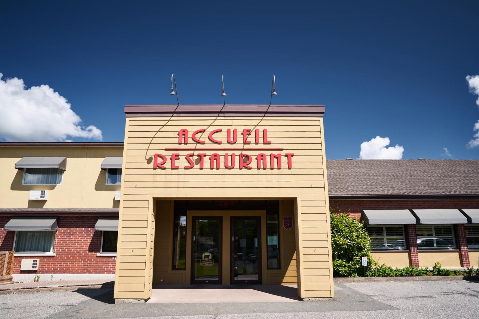 Hotel-Resto-Bar Le Journel Saint-Joseph-de-Beauce Экстерьер фото